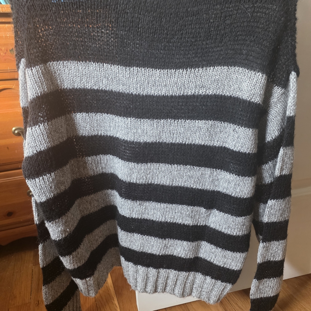 Edikted Black and Gray Striped Crew Neck Sweater NWT - Picture 6 of 6